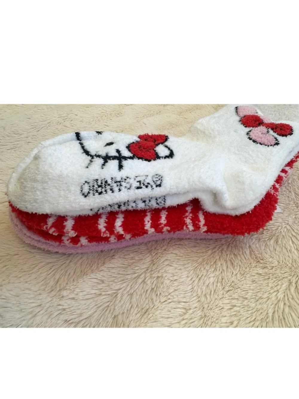 NEW Sanrio Hello Kitty Pack of 3 Valentine’s Day Gift Plush Socks - Picture 13 of 17